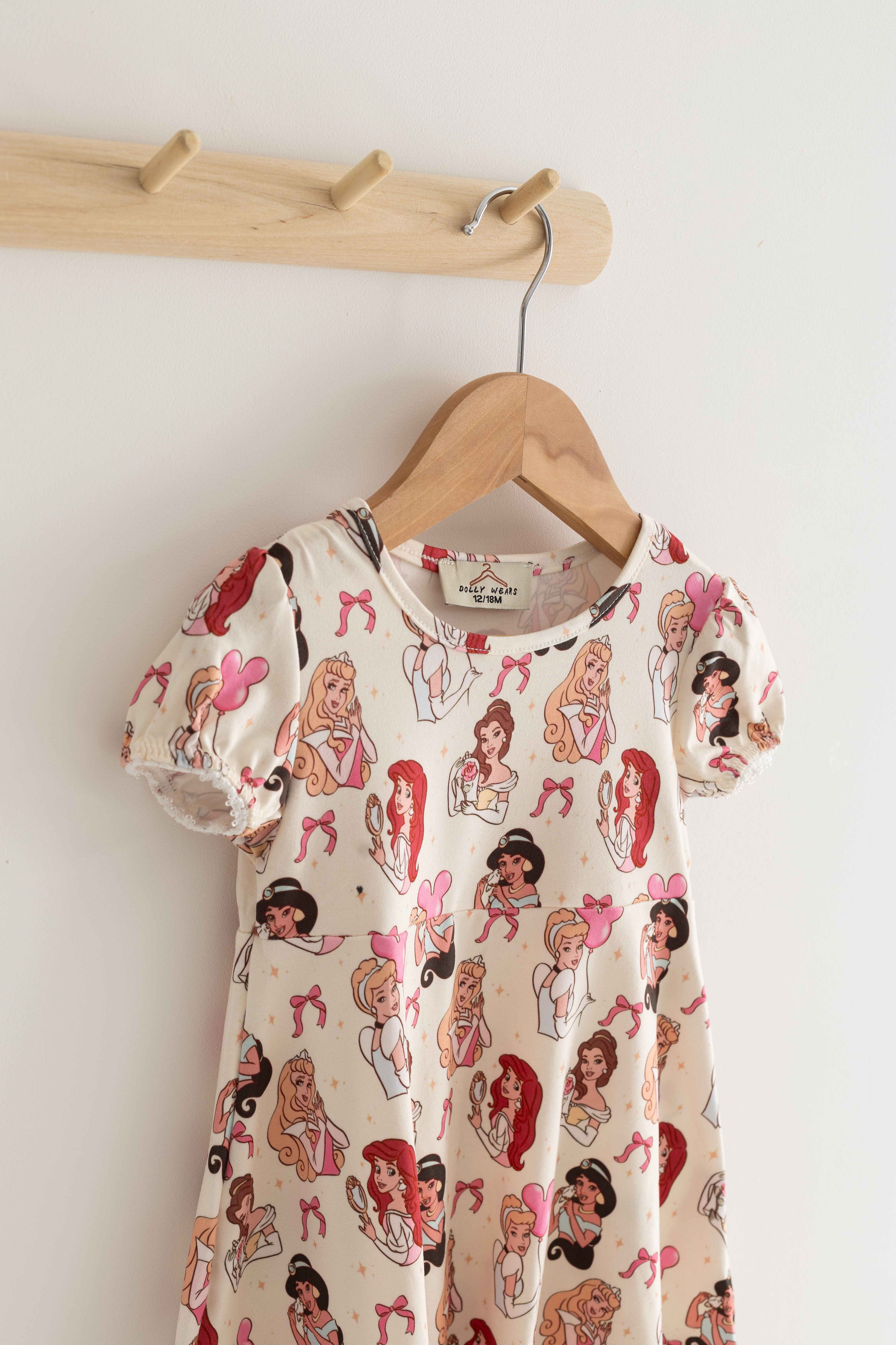 Princess party essential dress