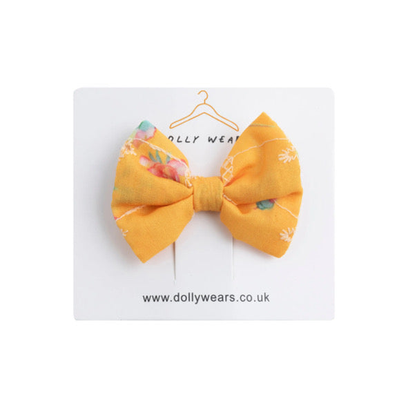 Apricot anglaise hair accessories