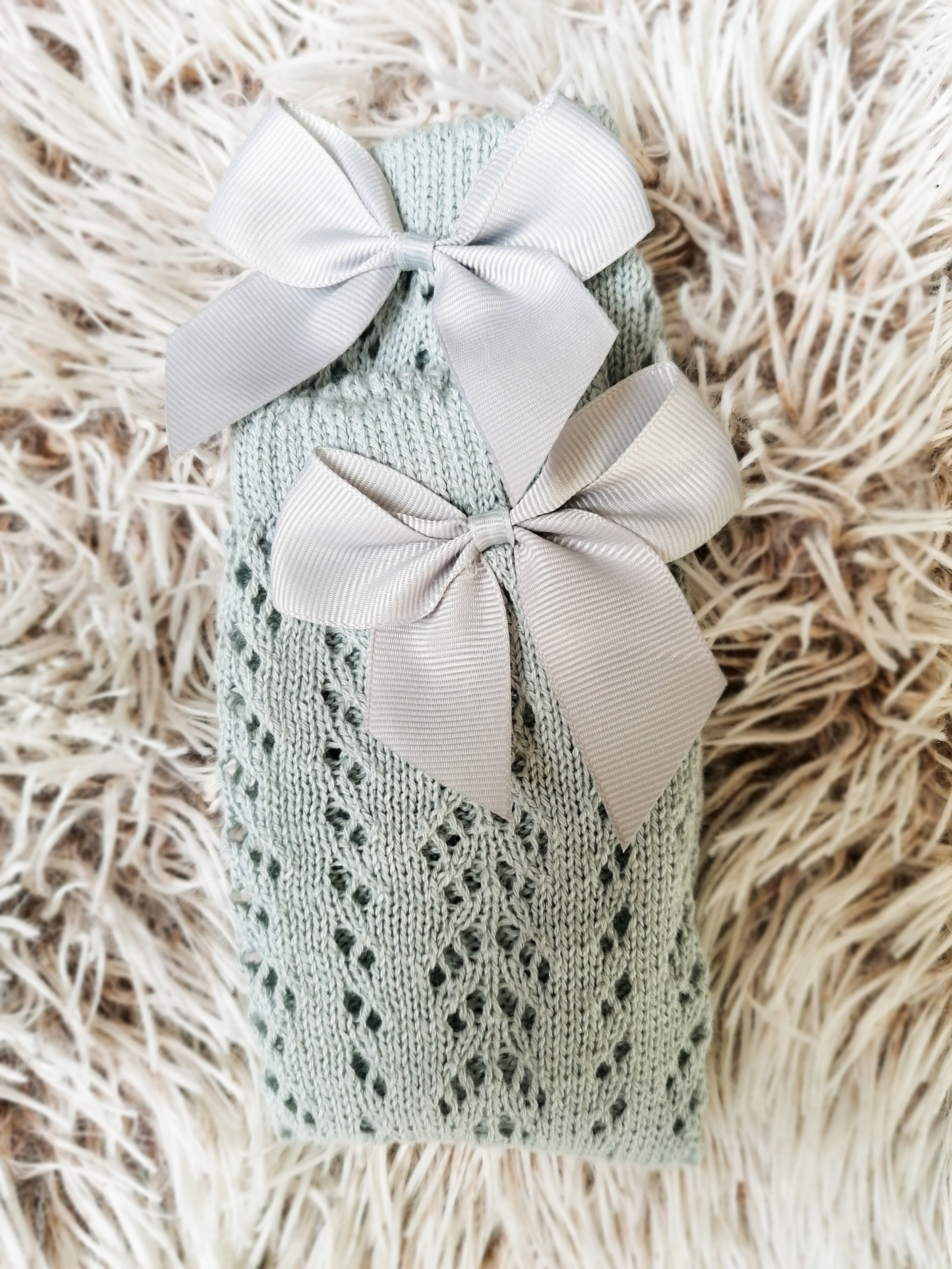 Openwork satin bow knee high socks