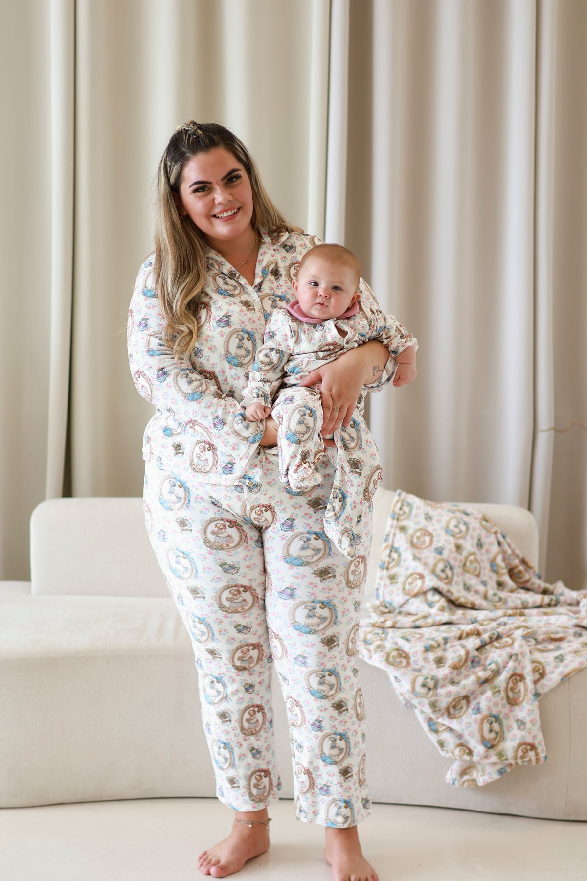 Mother goose women’s buttoned pyjamas