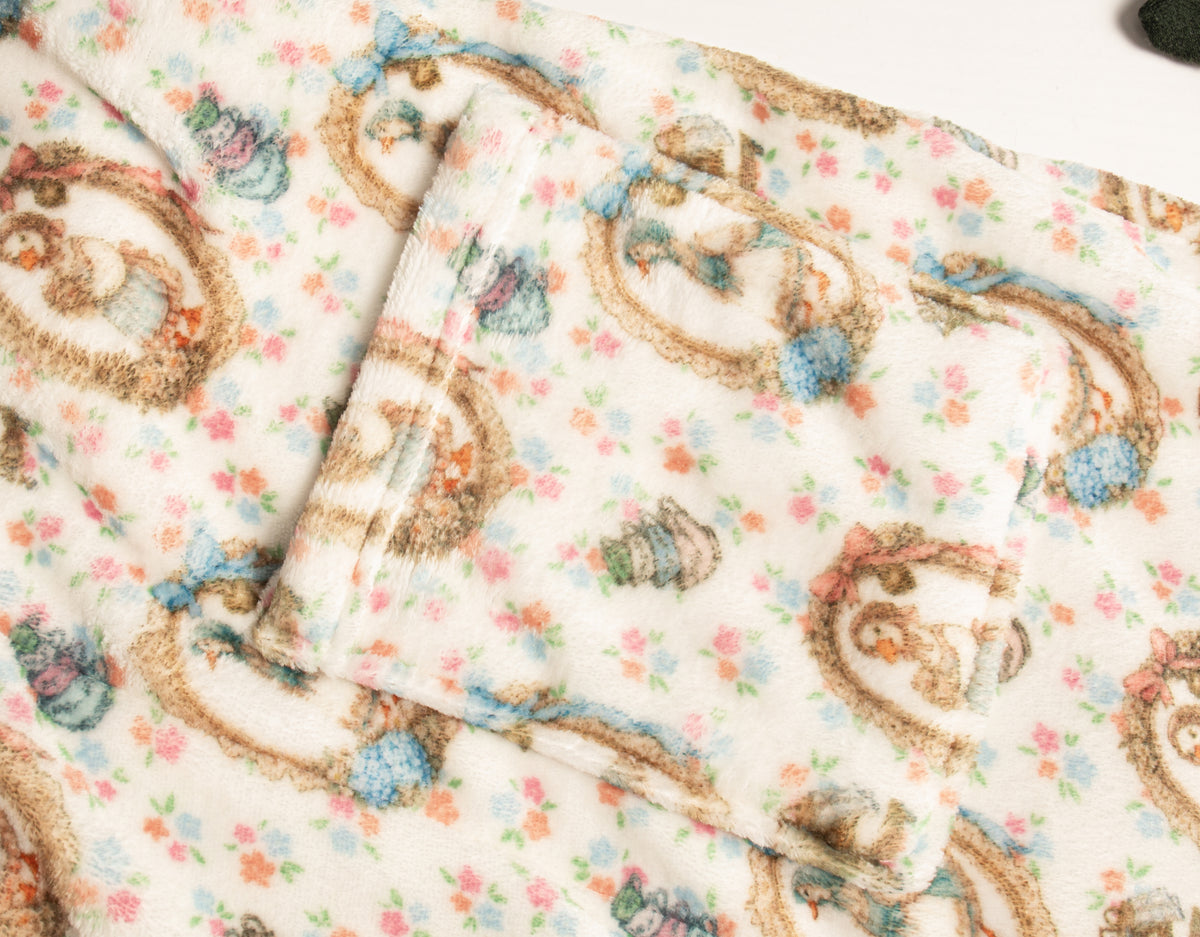 Mother goose dressing gown