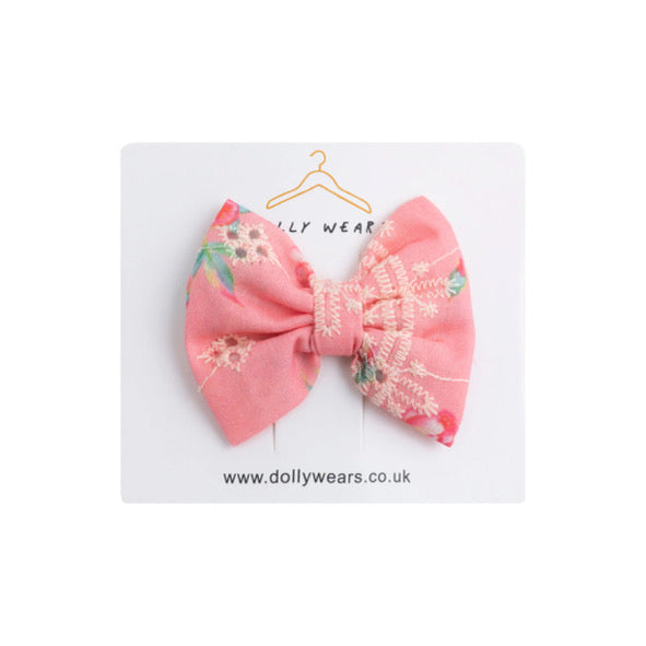 Coral anglaise hair accessories